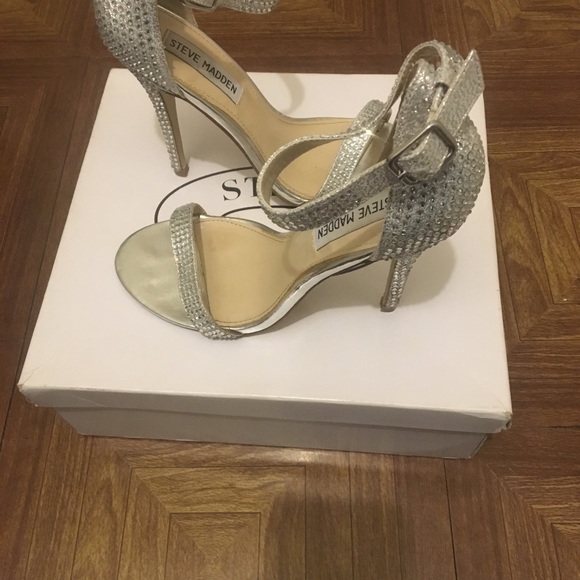 Steve Madden Shoes - Steve Madden Realov-R Silver worn once